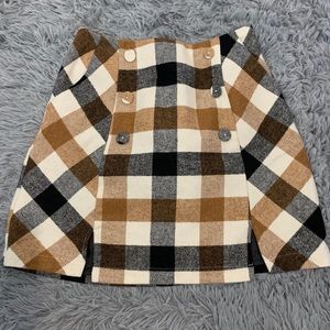 This is a skirt, size medium. This skirt is from forever 21